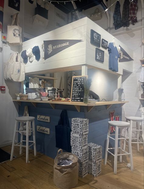 london, brandy melville, cafe, europe, cafe aesthetic, european lifestyle, clothes, chill since 1993 Brandy Melville Aesthetic Bedroom, Chill Since 1993, Brandy Girl, Brandy Melville Aesthetic, European Lifestyle, Cafe Aesthetic, Aesthetic Bedroom, Brandy Melville, Brandy