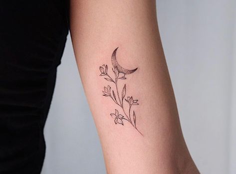 Luna Tattoo, Tiny Tats, Dandelion Tattoo, Tattoo Inspo, Moon Tattoo, Maple Leaf Tattoo, Flower Tattoo, Tatting, Dandelion