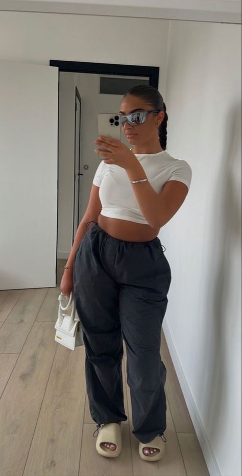 Mother’s Day Outfit Baddie, Baddies Outfits Casual, Chill Summer Fits, Chill Summer Outfit, Mode Tips, Chill Outfits, Streetwear Fashion Women, Baddie Outfits Casual, Cute Simple Outfits