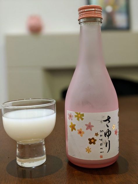 Japanese Beverages, Japanese Drinks, Japanese Wine, Nice Food, Sake Bottle, Japanese Sake, Alcohol Drinks, Aesthetic Japan, Japan Style