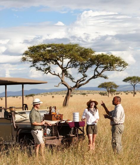 How do you know If you experienced a genuinely wild African adventure? 🌈 ⛺ Going on safari 🦒 🐆 🐃 🦏 🐘 is not only about facts regarding animals or the bush – books and the internet offer ample of it. An exceptional experience starts with an exceptional guide… 👏 one with attention to detail, a sense of humor, story-telling ability, and total infatuation with the bush 🐾 and Africa as a whole. This enthusiasm is contagious, infecting all within ear-shot. Salute Africa takes your experience f Out Of Africa Style, Africa Safari Clothes, African Lodges, Botswana Travel, Wildebeest Migration, Under Canvas, Tented Camp, Safari Photography, Safari Outfits