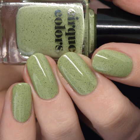 Goblincore Nails, Green Mani, Green Manicure, Nail Art Easy, Cirque Colors, Green Skin, Green Nail, Art Easy, Minimalist Nails