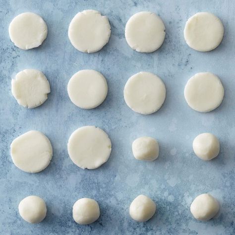 Butter Mints Recipe, Mints Recipe, Mint Baby Shower, Christmas Yummies, Butter Mints, Candy Recipe, Mint Recipes, Candy Recipes Homemade, Christmas Candy Recipes