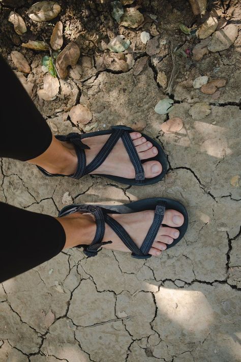 The Best Barefoot and Minimalist Hiking Sandals Minimalist Hiking Outfit, Cute Sport Sandals, Tevas Outfit Hiking, Womens Hiking Sandals, Best Hiking Sandals For Women, Barefoot Womens Shoes, Barefoot Shoes For Women, Sports Sandals Women, Chaco Sandals Outfit