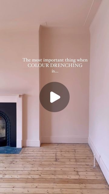 Derya Berber on Instagram: "I receive so many questions about whether you can colour drench a small space or a space with low ceilings. In my opinion you can colour drench any space. The most important thing to remember is that its impact will depend on the colour you choose to use. If you are committing to drenching a room in one colour, you need to make sure that it’s a colour you love and that will give your room the feeling you want. Colour drenching a room in a light colour can be as effective as using a dark or bright colour. Have you tried colour drenching? If so, which colour have you used? X . . . . . #colourdrenching #interiordesign #design #decor #decorating #painting #renovation #homedecor #trending #colourdrench #colourfulhome #myhome #farrowandball #colourinspo #decorinspo #d Paint Room All One Color, Dining Room Ceiling Paint, Drenching A Room, Paint Bedroom Ceiling, Colour Drench Bedrooms, Small Room Colour Ideas, Same Color Walls And Ceiling, Colour Drenching Living Room, Color Drenched Living Room