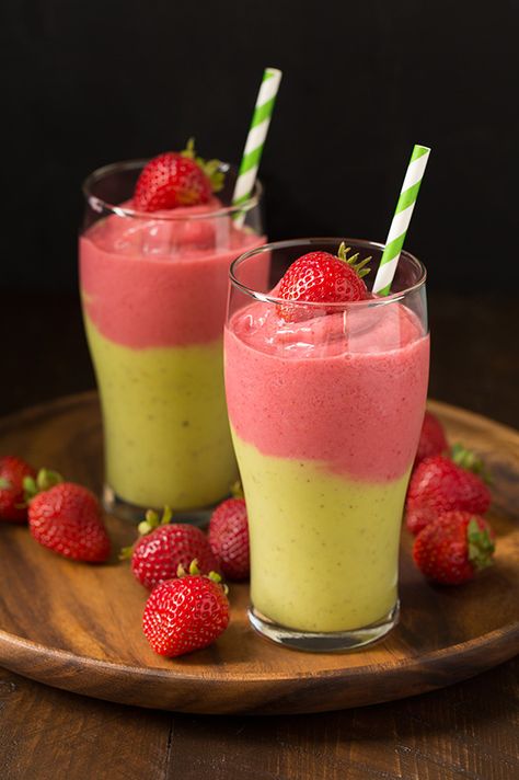 Is there anything more refreshing than an ice cold smoothie during these hot summer months? During the summer my family is always making smoothies so I was Tropical Avocado, Strawberry Shake, Resep Smoothie, Natural Detox Drinks, Avocado Smoothie, Detox Drinks Recipes, Milk Shakes, Good Smoothies, Easy Smoothies