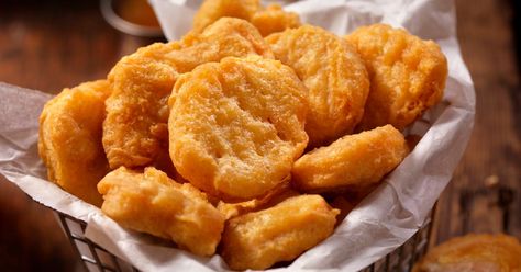 sel, poivre, huile, blanc d'oeuf, escalope de poulet, chapelure Beaver Nuggets Recipe, Mcdonalds Chicken, Homemade Chicken Nuggets, Nuggets Recipe, Foods To Avoid, Chicken Nuggets, Gumbo, Yum Yum Chicken, Food Cravings