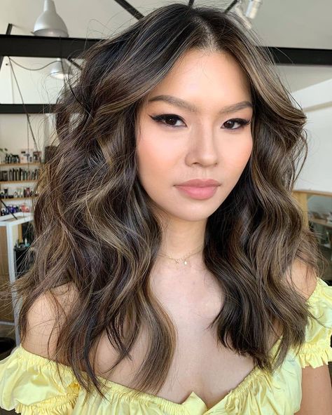 Edwards And Co. on Instagram: “BALAYAGE ON BRUNETTES 😍 Loving these tones by @dane_edwardsandco at our Kippa Street Salon | Bookings via link in bio ✨” Filipino Hair Highlights, Asian Cool Brown Hair, Dark Hair Color Ideas Asian, Filipino Balayage Hair, Asian Hair Colour, Filipino Hair Color Ideas, Balayage For Black Hair Asian, Asian Highlights Hair, Asian Dyed Hair