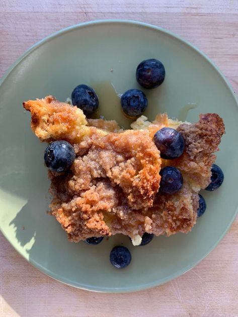 Ease into Your Morning with Pioneer Woman’s French Toast Casserole | Kitchn Lee Drummond, Sour Cream Pancakes, French Toast Casserole Recipe, Chocolate French Toast, Baked French Toast Casserole, Carrot Cake Recipe Easy, Hot Cross Buns Recipe, Baked French Toast, French Toast Casserole Recipes