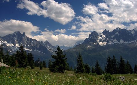 Terra/Natura Montagne  Sfondo Snow Wallpaper Hd, Blue Sky Wallpaper, Iphone Wallpaper Winter, Mountain Pictures, Nature Iphone Wallpaper, Summer Trees, Colorful Mountains, City Sky, Sky Mountain