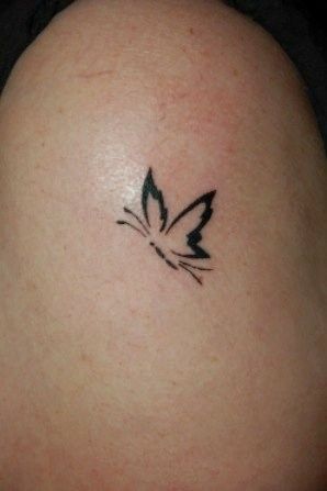 Tiny Butterfly Tattoo, Butterfly Tattoos Images, Borboleta Tattoo, Black Butterfly Tattoo, Simple Butterfly Tattoo, Tattoo Spots, Small Butterfly Tattoo, Butterfly Tattoos For Women, Moth Tattoo