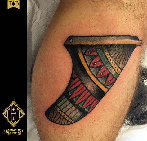 #thommyboytattooer #thommyboy #tattoo #oldschooltattoo #oldschool #newtraditional #newtraditionaltattoo #traditional #traditionaltattoo #surftattoo #traditionalsurftattoo #surf #pinnetta #pinnettatattoo #traditionalpinnettatattoo #fin #surffin #fintattoo #traditionalfintattoo #surffintattoo #truelovetattoo #truelove https://www.facebook.com/thommyboytattooer Surf Tattoo Traditional, Surf Fin Tattoo, Fin Tattoo, Bjj Tattoo, New Traditional Tattoo, Tattoo Queen, Hawaii Tattoo, Sick Tattoos, Surf Tattoo