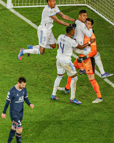 marcelo - Twitter Search / Twitter Real Madrid Vs Psg, Courtois Real Madrid, Madrid Psg, Real Madrid Champions League, Messi Psg, Real Madrid Club, Football Poses, Isco Alarcon, Real Madrid Team