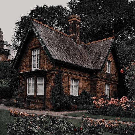 Dark Academia Aesthetic House Exterior, Old House Aesthetic Outside, Dark Academia Cottage Exterior, Dark Acedamia House Exterior, Small Old House Aesthetic, Moody Cottage Exterior, Dark Academia Home Exterior, Dark Brown House Exterior Ideas, Dark Cottagecore House Exterior