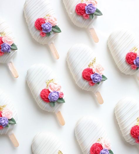 SUGAR REX® | Tiff McCall on Instagram: “Thank you for all of the love on my lemon cakesicles for Mother's Day!🍋💕 I'm feeling like I should probably start making these chocolate…” Bridal Shower Dessert Table, Bridal Shower Dessert, Bridal Shower Treats, Bridal Shower Desserts Table, Popsicles Cake, Shower Dessert Table, Cake Pop Designs, Mothers Day Desserts, Bridal Shower Desserts