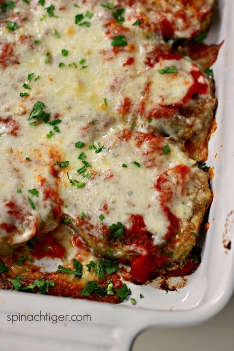 Keto Chicken Parmesan with Pork Panko from Spinach tiger Keto Eggplant Parmesan, Pork Panko, Keto Eggplant, Pork Rind, Snacks Under 100 Calories, Eggplant Parm, Healthy Sweet Snacks, Parmesan Recipes, Eggplant Parmesan