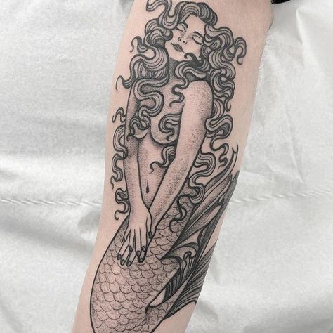 #tattoo #tattoos #inked #tattooart #tattooed #tattooideas #tattoodesign #tattooinspiration #tattoosleeve #tattooflash #inkedgirls #tattooedwomen  #InkLaughs  #TattooFails Mermaid Back Tattoo Women, Mermaid Calf Tattoo, Siren Tattoo Traditional, Mermaid Sleeve Tattoos For Women, Mermaid Hip Tattoo, Mermaid Leg Tattoo, Mermaid Arm Tattoo, Black Mermaid Tattoo, Mermaid Thigh Tattoo