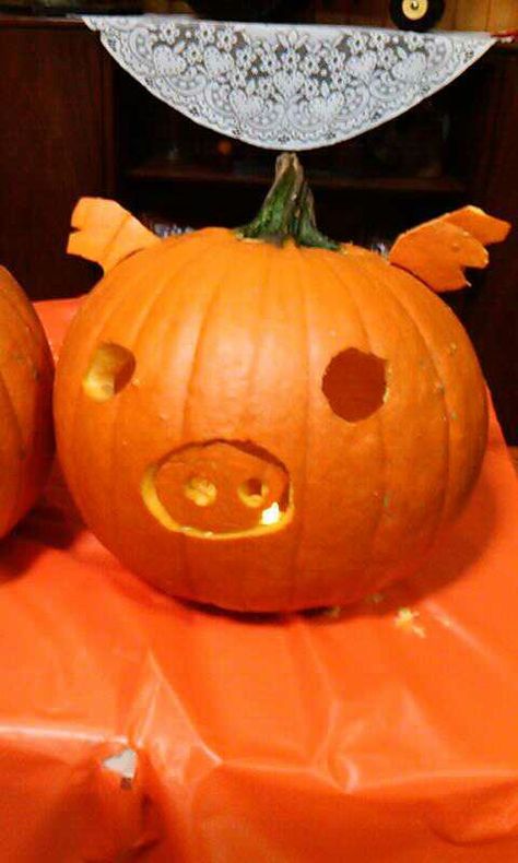 My awesome pig pumpkin! Pig Carved Pumpkin, Pumkin Ideas Funny, Pig Pumpkin Carving Ideas, Cow Pumpkin Carving Ideas, Halloween Dyne, Pig Pumpkin Carving, Cow Pumpkin Painting, Carvings Designs, Pig Pumpkin