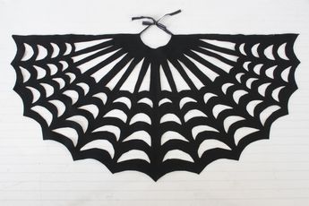 Spider Web Halloween Costume, Diy Spider Web, Spider Web Costume, Renegade Seamstress, Diy Spider, Spider Costume, Casa Halloween, Witch Diy, Adornos Halloween