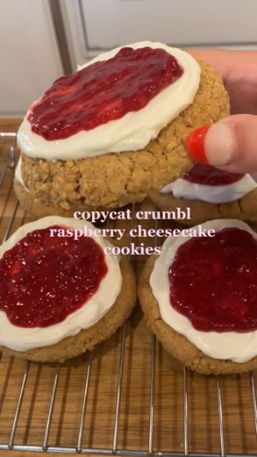 Crumbl Cookie Strawberry Cheesecake, Crumbl Strawberry Pretzel Cookie, Raspberry Cheesecake Cookies Crumbl, Strawberry Cheesecake Cookies Crumbl, Strawberry Cheesecake Crumble Cookie, Crumbl Strawberry Cheesecake Cookie, Crumbl Raspberry Cheesecake Cookie, Copycat Crumble, Crumb Cookies