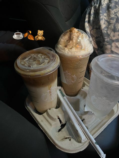 Starbucks Fall Drinks Aesthetic, Starbucks Fall Aesthetic, College Reality, Frappe Aesthetic, Fall Coffee Aesthetic, Starbucks Coffee Aesthetic, Frappe Starbucks, Pumpkin Starbucks, Starbucks Pictures