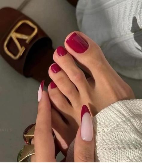 Burgundy Manicure, Nude Manicure, Shiny Nails Designs, Gel Pedicure, Minimal Nails Art, Gel Toe Nails, Toe Nail Color, Minimal Nails, Nail Colour