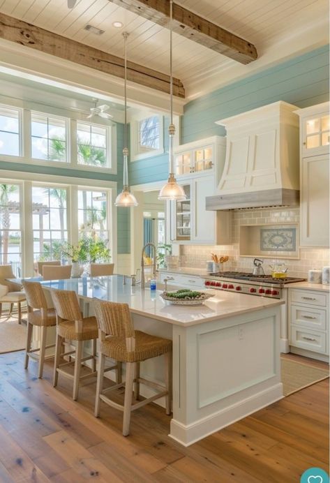 Shore House Kitchen, Beach House Interior Design Coastal, Florida Homes Interior Design, Aqua Office, Big Kitchen Ideas, Interior Design Coastal, Coastal Kitchen Decor, Modern Coastal Decor, Beach House Interior Design