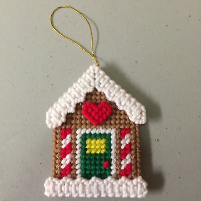 Plastic Canvas Gingerbread House, Gingerbread Christmas House, Christmas Crafts Sewing, Crochet Blanket Edging, Gingerbread House Christmas, Christmas Needlepoint, Towel Animals, Plastic Canvas Coasters, Plastic Canvas Ornaments