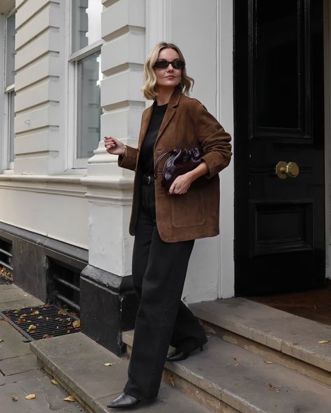 Happy Friday 🤎🍂 Outfit tagged and linked in bio (with alternatives) . . . suede jacket styling, autumn style, suede jacket, burgundy bag, ootd #autumnstyle #burgundybag #suedejacket #fridayoutfit #ootd #minimalstyle Sezane Suede Jacket, Brown Suede Blazer Outfit, Suede Blazer Outfit Women, Suede Leather Jacket Outfit, Suede Blazer Outfit, Burgundy Bag Outfit, Brown Suede Jacket Outfit, Suede Jacket Outfit, Transitional Outfits