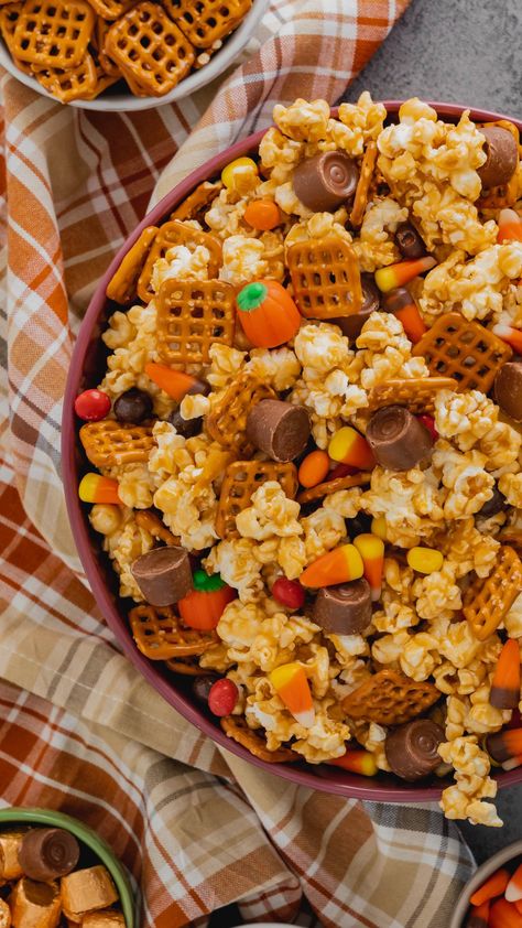 Corn Popcorn Bags, Harvest Popcorn Snack, Fall Crowd Food, Halloween Caramel Popcorn, Harvest Popcorn Recipe, Cornucopia Snack Ideas, Halloween Snacks Popcorn, Sweet And Salty Popcorn Mix Recipes, Halloween Party Popcorn