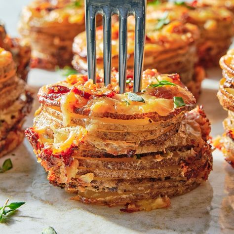 Potatoes Au Gratin Stacks Vegetables Dishes, Potatoes Au Gratin, Potato Gratin, Warm Food, Oven Recipes, Food App, Vegetable Dishes, Potato Recipes, Veggie Recipes