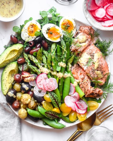 Salmon Nicoise, Salmon Nicoise Salad, Nicoise Salad Recipe, Salmon Salad Recipes, Marinated Salmon, Nicoise Salad, Salmon Salad, Hearty Dinner, Healthy Dinners