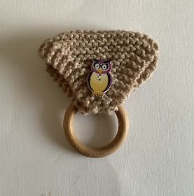 Taffy Lass Knits: Towel Ring Traditional Bathroom Accessories, Ring Pattern, Knitting Toys, Knit Projects, Crochet Doll Clothes, Towel Pattern, Towel Rings, Towel Ring, Wooden Ring