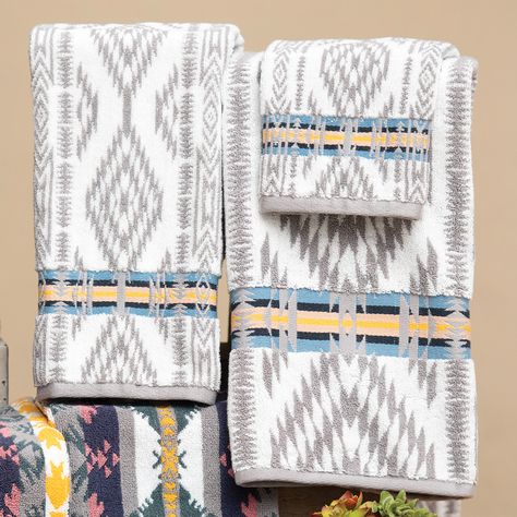 Desert Horizon Towel Collection Pendleton Towels Bathroom, South Western Blankets, Western Bath Towels, Soft Western Blankets, Western Blankets Aztec, Southwestern Decorating, Gold Highlights, Towel Collection, Lone Star