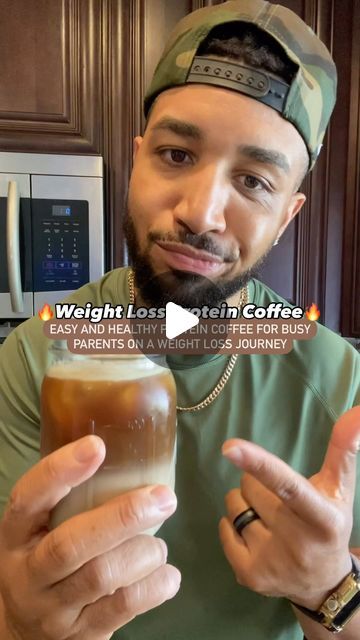 Coach E • Weight Loss Coach for Busy Parents on Instagram: "High Protein Weight Loss Coffee ☕️  No need to waste money, time, and your health with Starbucks coffee.   There’s literally no nutritional value with that coffee plus is completely sabotages your weight loss journey.  As a busy parent… I know a lot of y’all depend on coffee to start your day.  Instead of adding a bunch of creamers and sugar that will have you crashing by lunch time.  Jump start your day with homemade protein coffee that will support your weight loss journey because it’s packed protein and also with caffeine.  This recipe will save you Time ⏰ and Money 💰!!!  Ingredients from @aldiusa: Favorite coffee cup 1/2 bottle of Elevation protein (vanilla) 8oz of Pre made cold brew coffee 1 Espresso shot (optional)  #weight High Protein Starbucks Drinks, Starbucks Protein Drink Iced Coffee, Diy Protein Coffee, Protein Creamer, Keto Protein Coffee, Protein Shake Coffee, Premier Protein Coffee, Iced Coffee Protein Drink, Protein Coffee Drink