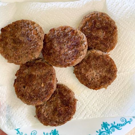 HOW TO: Perfect Sausage Patties — Brenalou Bakes. Red Pizza Sauce, Making Turkey Gravy, Turkey Noodle Soup, Fried Sausage, Sausage Patties, Homemade Corn Tortillas, Raspberry Pie, Pan Fry, Homemade Pumpkin Puree