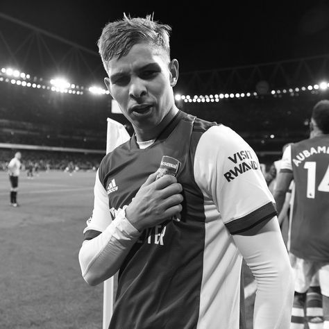 Smith Rowe Wallpaper, Emile Smith Rowe, Smith Rowe, Arsenal Football, Wallpaper Laptop, North London, Arsenal Fc, Football Players, Favorite Team