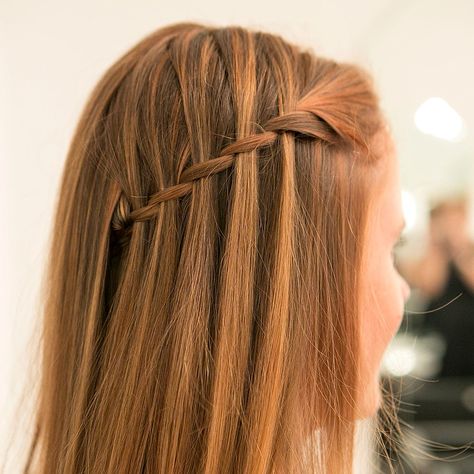 Fall Hair Trend: Easy Waterfall Braid Tutorial #maurices #spon Plaits Tutorial, Waterfall Plait, Waterfall Braid Tutorial, Waterfall Braid Hairstyle, Waterfall Hairstyle, Gorgeous Braids, Waterfall Braid, Fishtail Braid, Popsugar Beauty