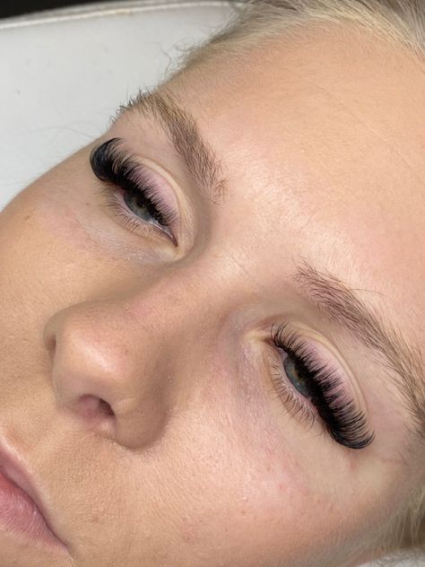 Short Volume Lashes, Short Full Lash Extensions, Short Volume Lash Extensions, Lash Ideas, Wispy Eyelashes, Makeup Photos, Cat Eye Lash, Lash Extensions Styles, Eyelash Extensions Styles