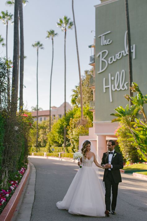 Movie Ready Wedding at The Beverly Hills Hotel | The Lighter Side Special Event Lighting | Wedding | Corporate | Social | Holiday Beverly Hills Hotel Wedding Theme, Beverly Hills Hotel Wallpaper, Beverly Hills Hotel Wedding, Beverly Hills Wedding, Lighting Wedding, Beverly Hills Mansion, The Beverly Hills Hotel, Hotel Flowers, Beverly Hills Houses