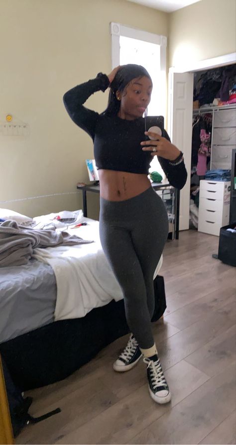 What To Wear With Dark Grey Leggings, Outfit Ideas With Grey Leggings, Grey Tights Outfit Leggings, Grey Legging Outfits, Baddie Outfits With Black Leggings, Grey Flare Leggings Outfit Black Women, Baddie Outfits With Grey Leggings, Grey Hoodie Outfit Black Woman, Dark Gray Leggings Outfit