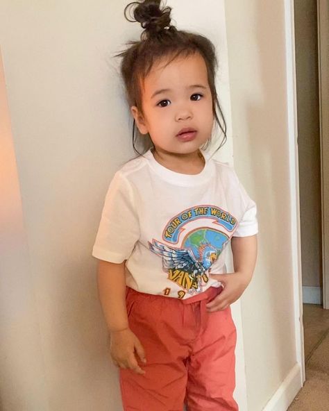 Jaymie Rubiano on Instagram: “Never met a band tee I didn’t like (🚨 remember SAVES are the new likes!) • • • • • #toddler #toddlerlife #infant #toddlersofinstagram…” Toddler Life, Band Tees, Toddler Girl, Baby Face, Band, On Instagram, Instagram