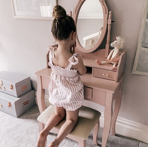 Girl Vanity Ideas Kids, Toddler Vanity Ideas, Toddler Dressing Station, Playroom Decor Diy, Make Up Table Kids, Dressing Table For Girls Room, Princess Dressing Table, Toddler Vanity, French Nursery Decor