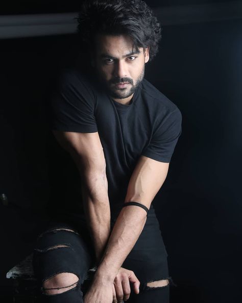 Vishal Aditya Singh Actor, Indians Game, Bridal Makeup Images, Makeup Images, Soap Opera, Life Stories, Reality Show, Bridal Makeup, Tv Shows