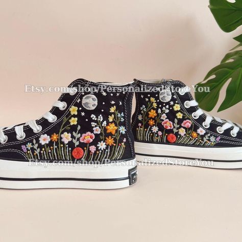 Floral Converse, Converse Wedding, Embroidered Sneakers, Embroidered Converse, Flower Christmas, Wedding Converse, Christmas Shoes, Sneakers Converse, Shoes Converse