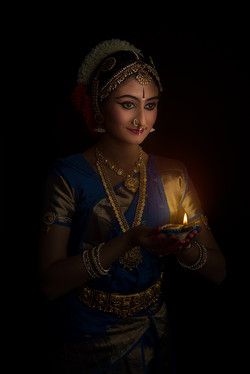 Indian Classical Dancer, Men Portrait, Bharatanatyam Poses, Dance Of India, Photography Men, India Painting, Indian Women Painting, Light Portrait, Dance Photography Poses