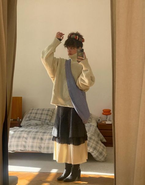 Layered Skirt Outfit, Layered Outfit, Fall Fits, Mode Inspo, 가을 패션, Fashion Vintage, Looks Style, Look Cool, Skirt Outfits