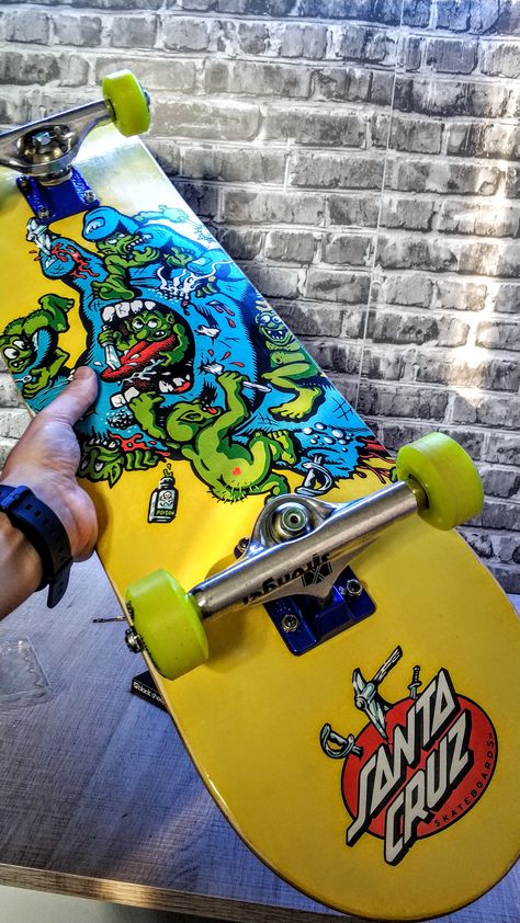 Santa Cruz - Gremlin Patrol Santa Cruz Aesthetic, Skate Clothes, Skate Aesthetic, Skateboarding Tricks, Skateboard Aesthetic, Skateboard Deck Art, Santa Cruz Skateboards, Dc Comics Wallpaper, Skater Boys