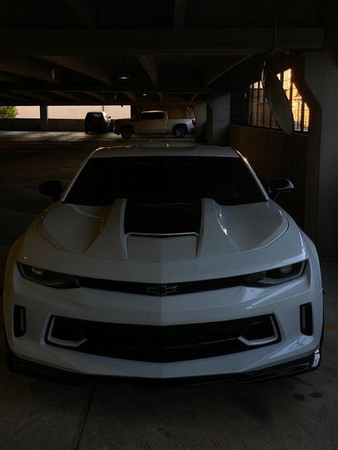 White Camaro, Pink Camaro, All Car Logos, Camaro Car, Girly Car Accessories, Girly Car, Car Chevrolet, Camaro Zl1, Chevrolet Camaro Ss