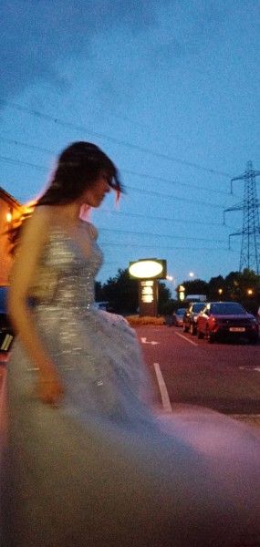 Princess Dress Poses, Aesthetic Dress Pictures, Prom Night Photoshoot, Blurred Photoshoot, Prom Story Instagram, Blurred Photos Aesthetic, Blue Prom Dress Aesthetic, Prom Aesthetic Photography, Desi Prom